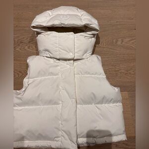 Lululemon Wunder Puff Super-Cropped Vest
White